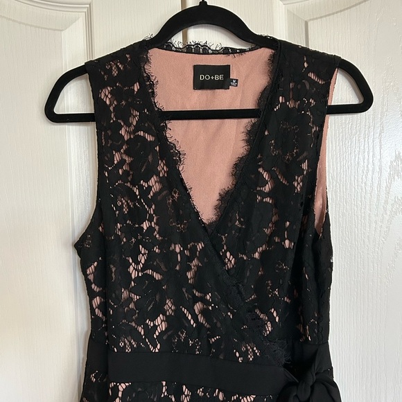 Do + Be black lace sleeveless wrap dress - Picture 5 of 11